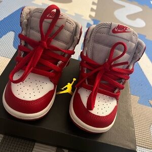 Air Jordan 1 Retro High OG TD, Toddler size 6C, Varsity Red